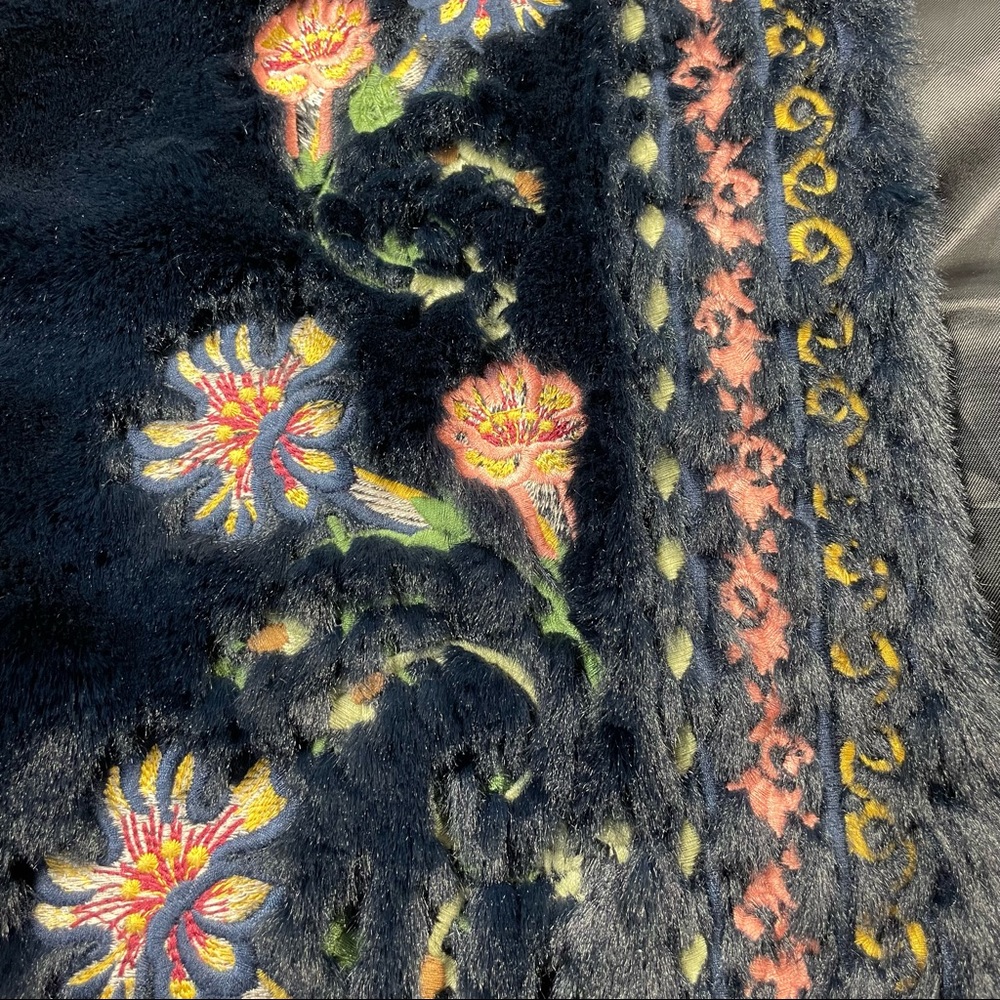 Zara navy blue floral embroidery faux fur coat Size S - Picture 5 of 11
